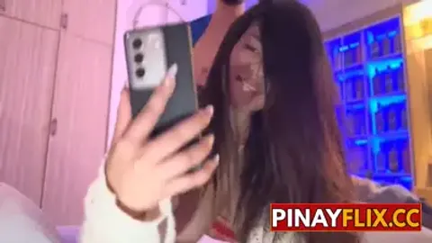Selfie Muna Habang Sinisira Ang Kiffy